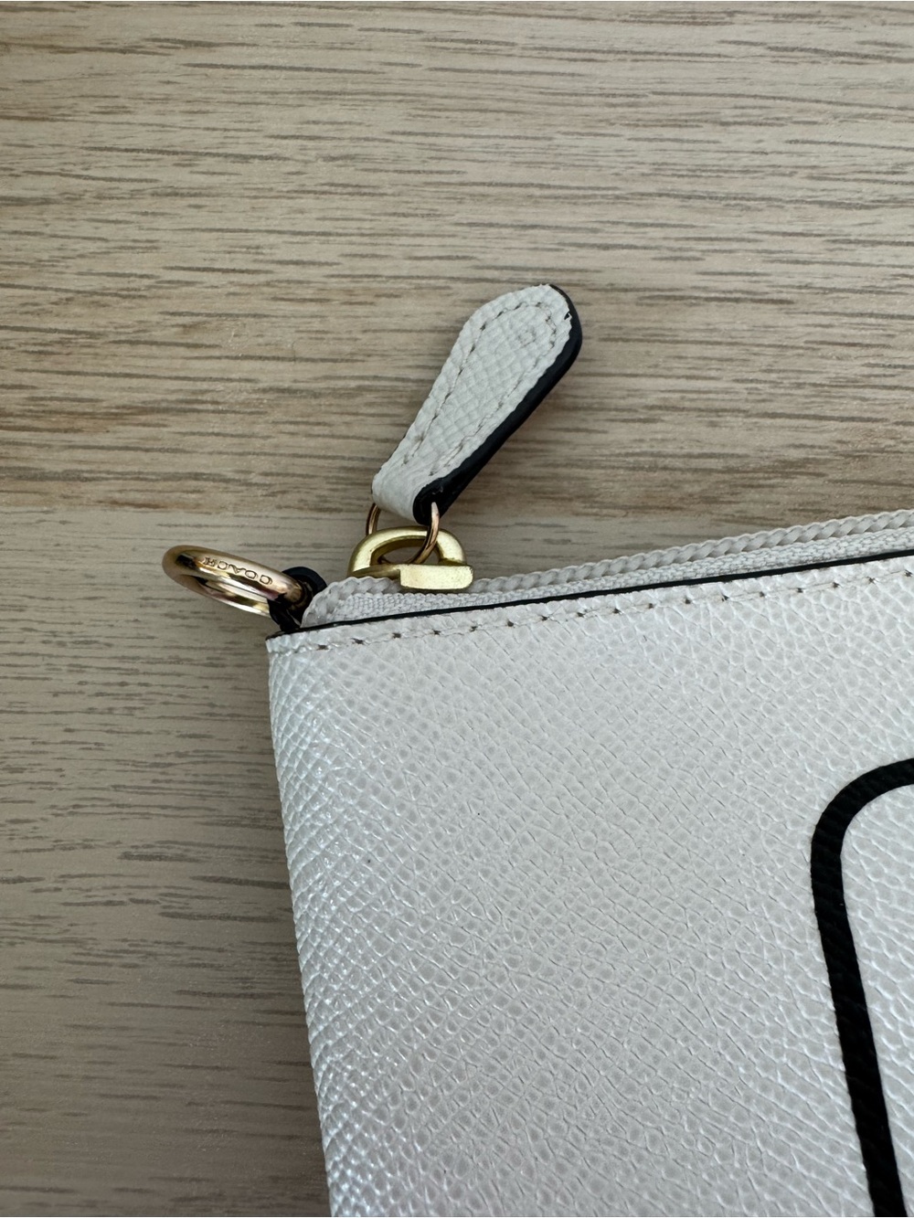 Coach NY Storypatch Creed White Leather Zip Bag Organizer Pouch Clutch Purse - Picture 2 of 6